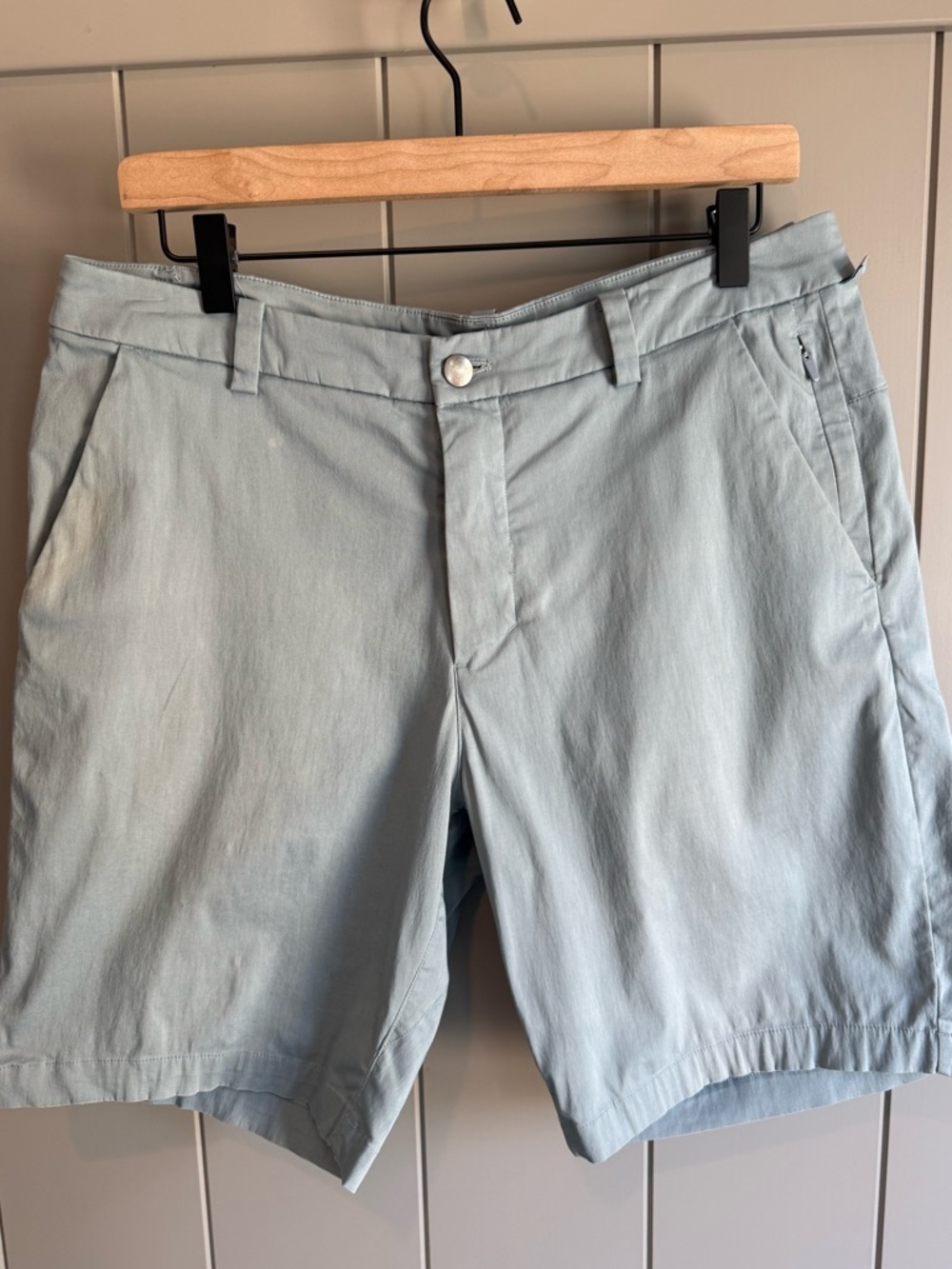 Lululemon Commission Mens Size 32 Blue Green Stretch Golf Shorts